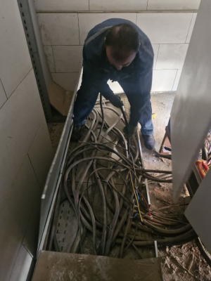 جابجایی کابل برق CSR از تابلو عادی به تابلو اضطراری