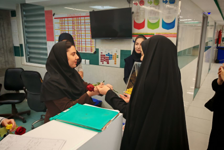 بازدید و تبریک روز پرستار توسط نماینده خیریه باران مهر علوی