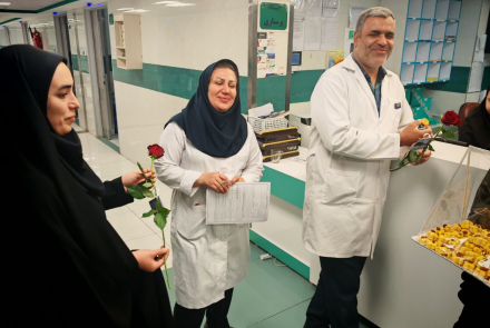 بازدید و تبریک روز پرستار توسط نماینده خیریه باران مهر علوی