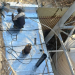 اجرای ایزوگام اصولی ۶۰۰ مترمربع از پشت‌بام بیمارستان در راستای بهسازی زیرساخت‌ها